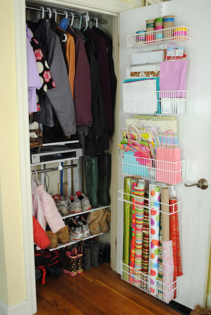 Small Closet Organization DIY
 Meet storage your new best friend
