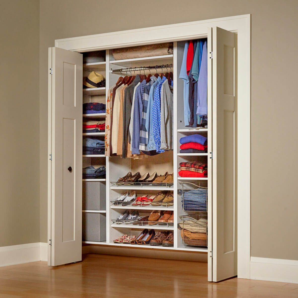 Small Closet Organization DIY
 21 Cheap Closet Updates You Can DIY