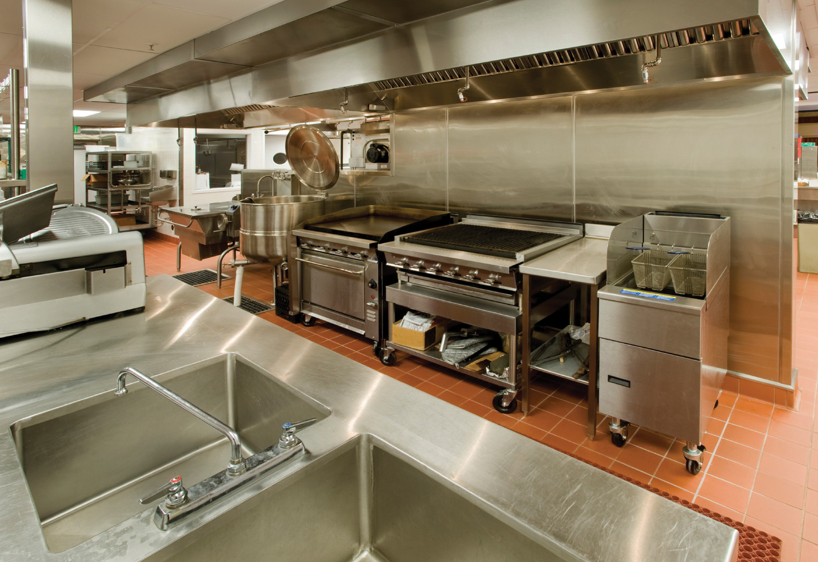 Small Commercial Kitchen
 Top 10 Easy DIY Fixes For Your Restaurant