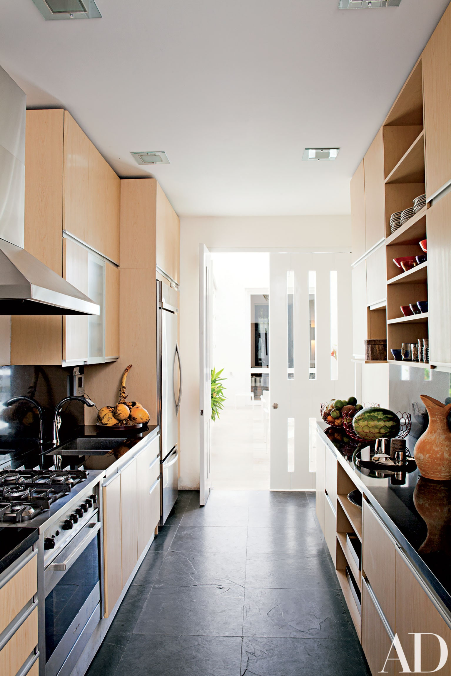 Small Gallery Kitchen Designs
 Small Galley Kitchen Ideas & Design Inspiration