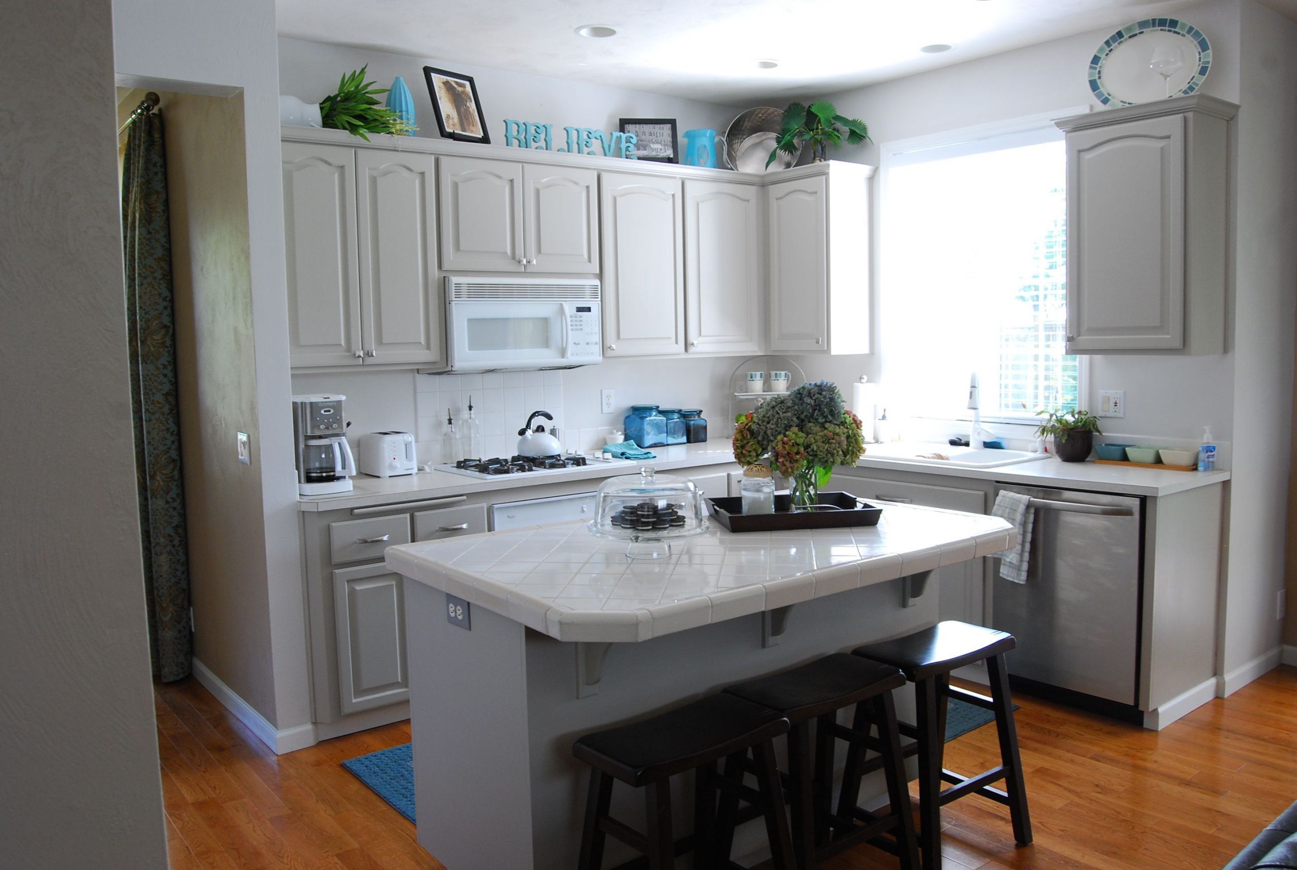 Small Kitchen Paint Colors
 Why You Should Consider Wood Floors In Kitchen Area