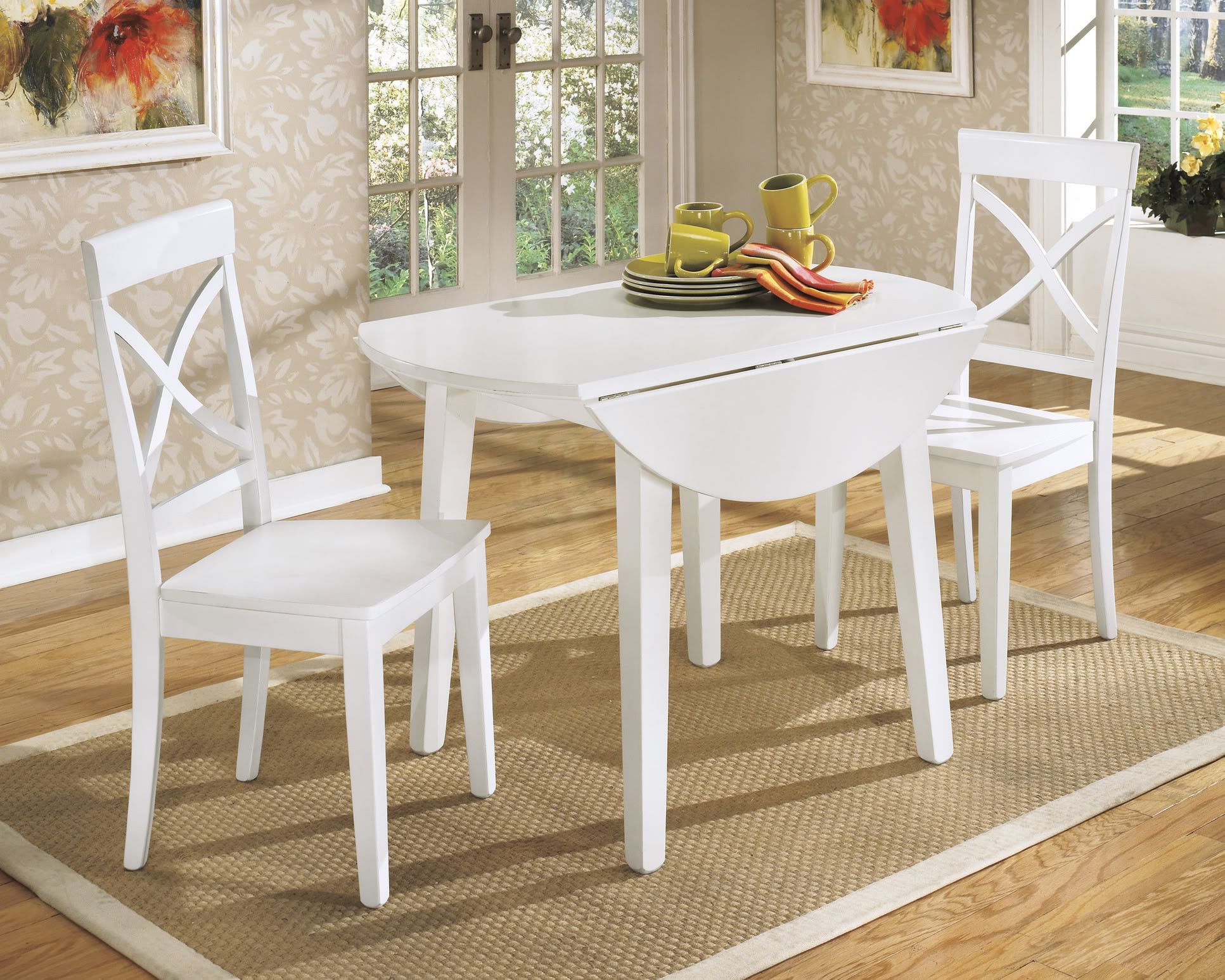 Small Round Kitchen Table
 White Round Kitchen Table and Chairs Design – HomesFeed