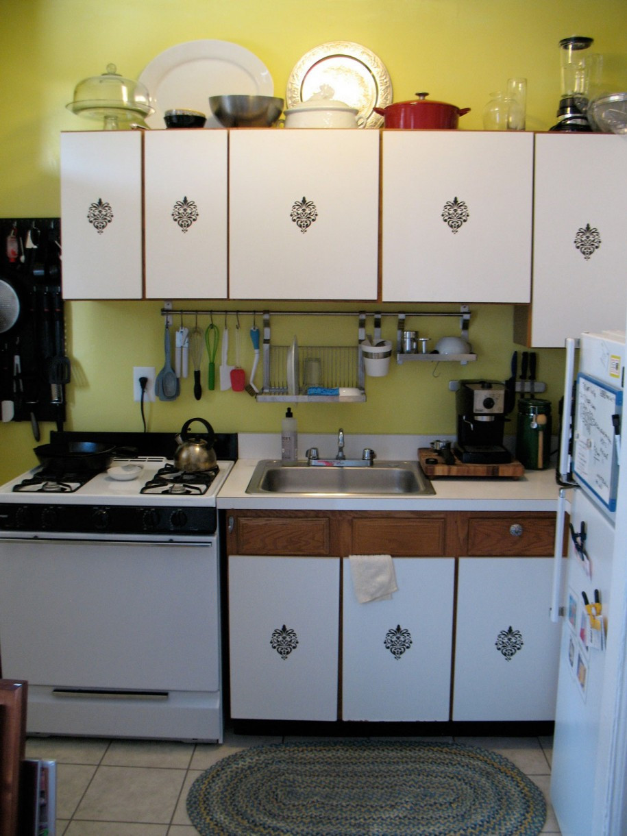 Small Space Kitchens Designs
 Smart & Wise space utilization for very small kitchens