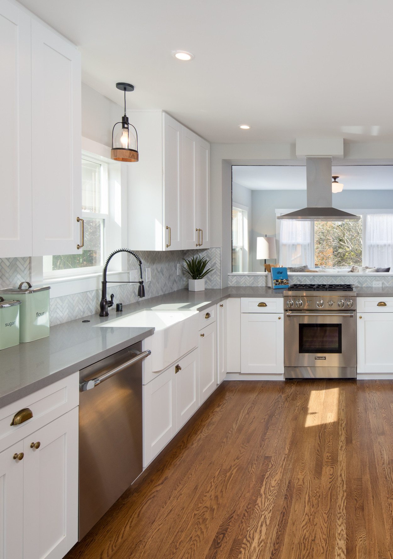 Small White Kitchen Ideas
 Farmhouse Inspired White Kitchen Ideas