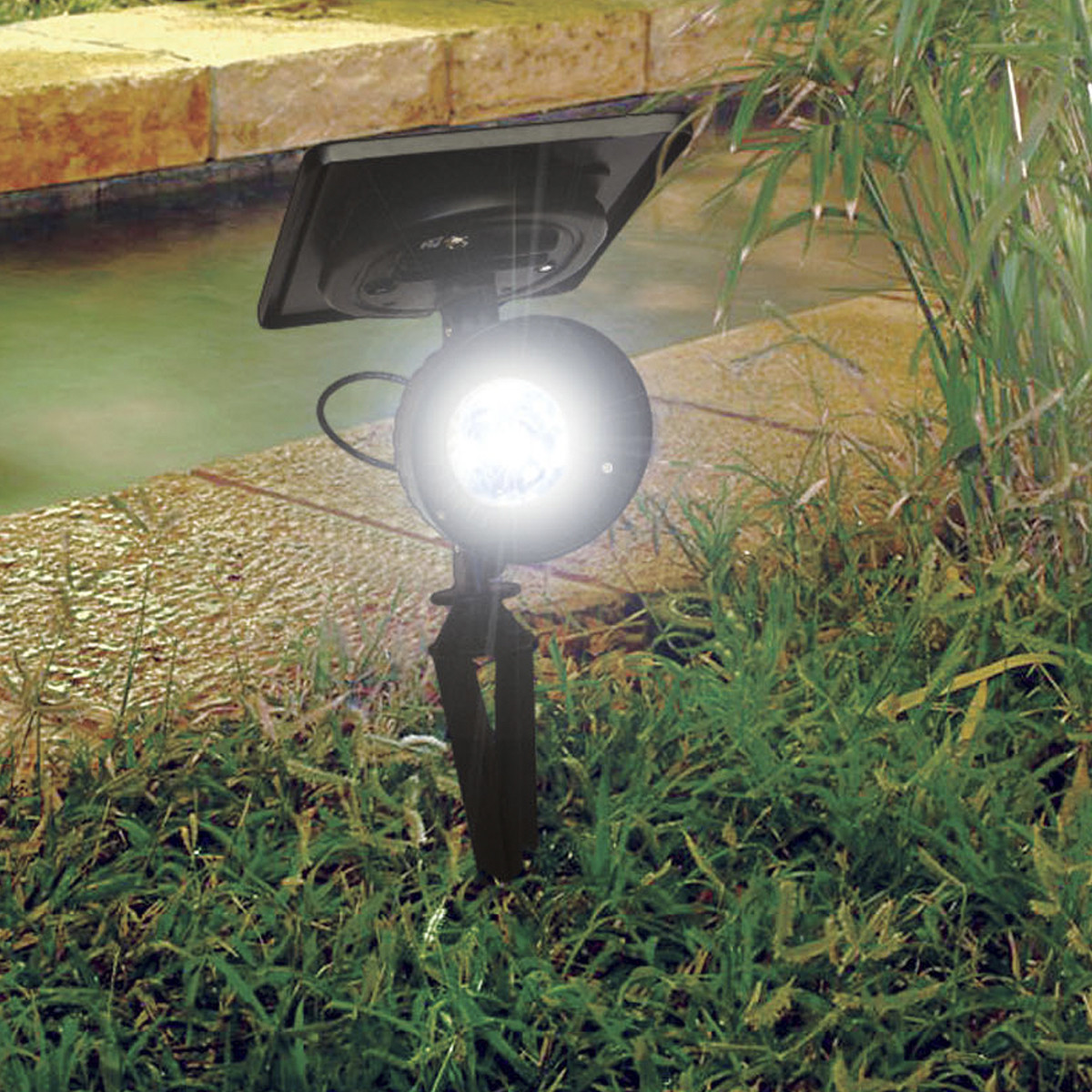 Solar Landscape Spot Light
 Progressive Solar Garden and Landscape LED Spotlight GS