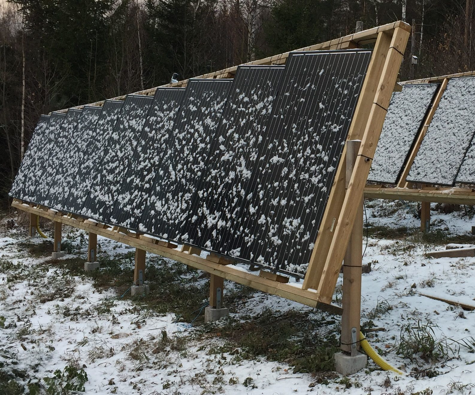 Solar Panel Tracker DIY
 DIY 5 2kW Solar Tracker Controlled by Raspberry Pi 4