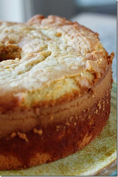 Southern Sour Cream Pound Cake
 Sour cream pound cake Paula deen and Cakes on Pinterest