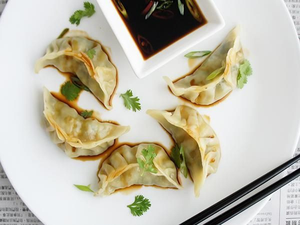 Steamed Chinese Dumplings
 Chinese dumpling recipe Easy way to make wontons Best