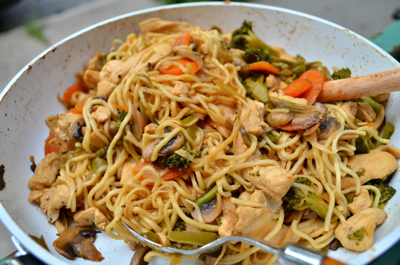 Stir Fry With Noodles
 Ve ables and Chicken Stir Fry Noodles – My World of CONFETTI