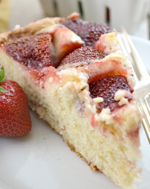 Strawberry Summer Cake
 Strawberry Summer Cake Gonna Want Seconds