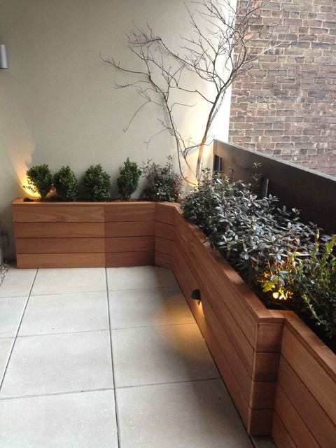 Terrace Landscape Wood
 Terrace with custom planter box built with mahogany wood