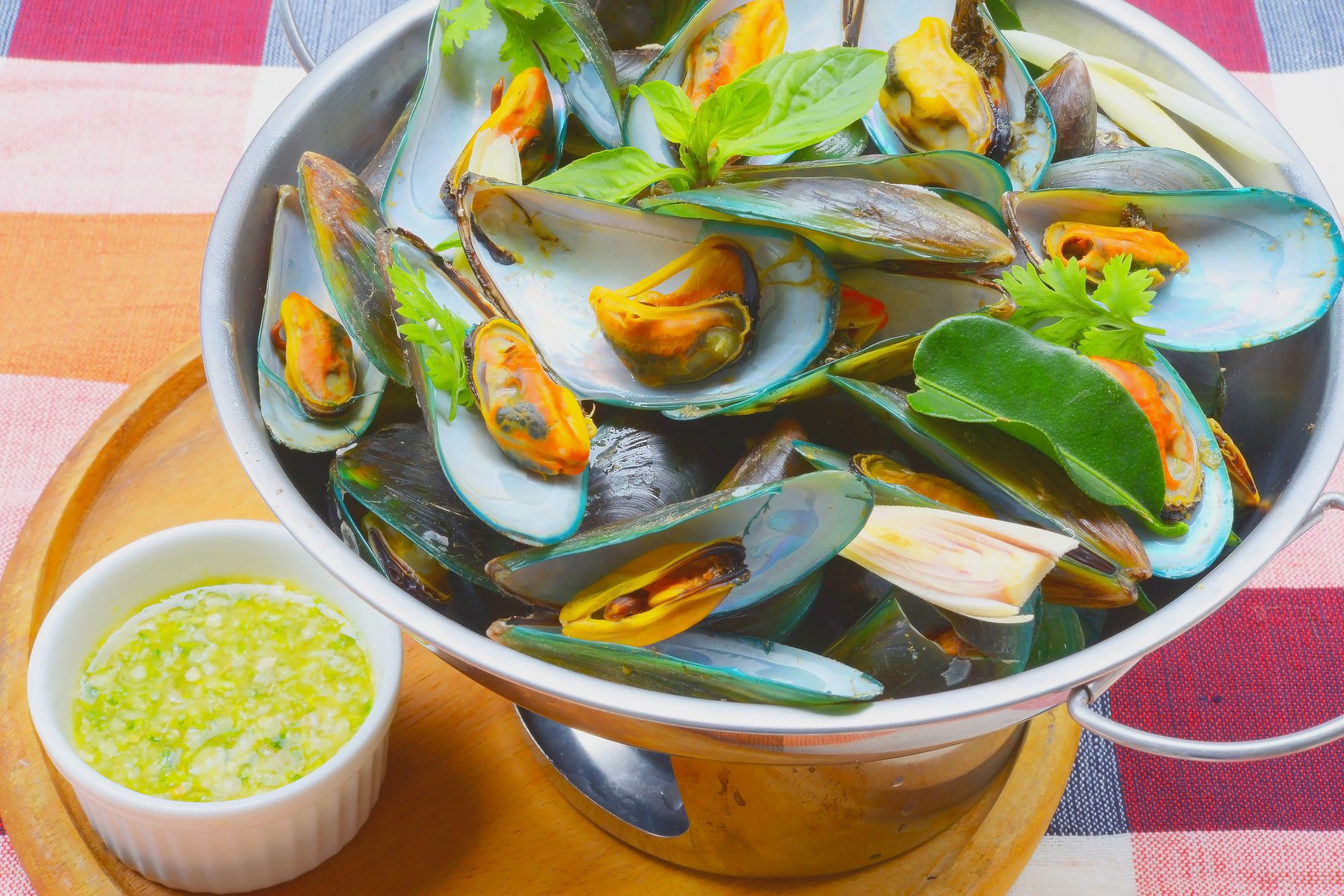 Thai Mussel Recipes
 Thai Mussels in a Lemongrass White Wine Sauce Recipe