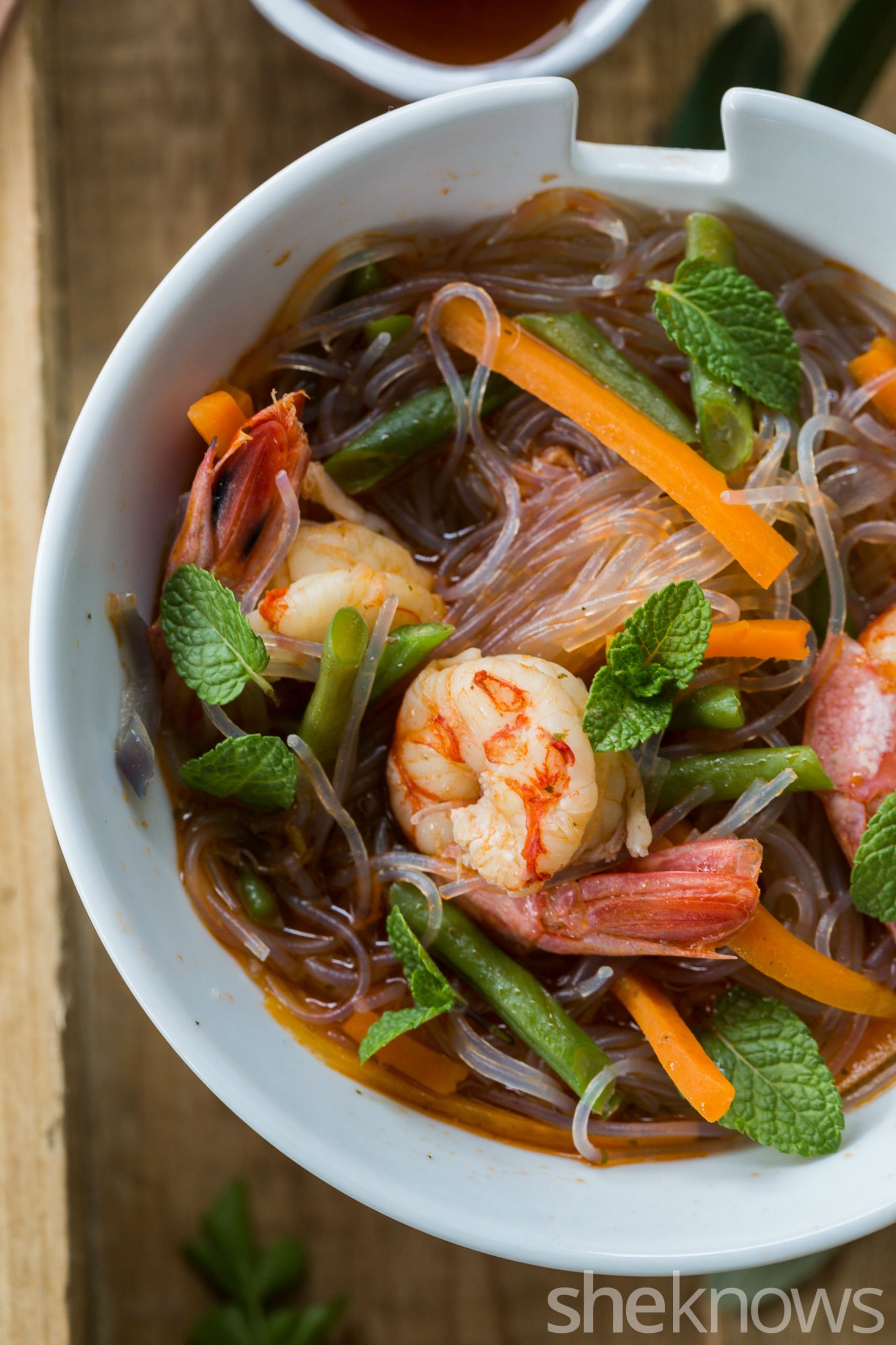 Thai Shrimp Noodles
 e Pot Wonder Get Thai shrimp noodle soup on the table