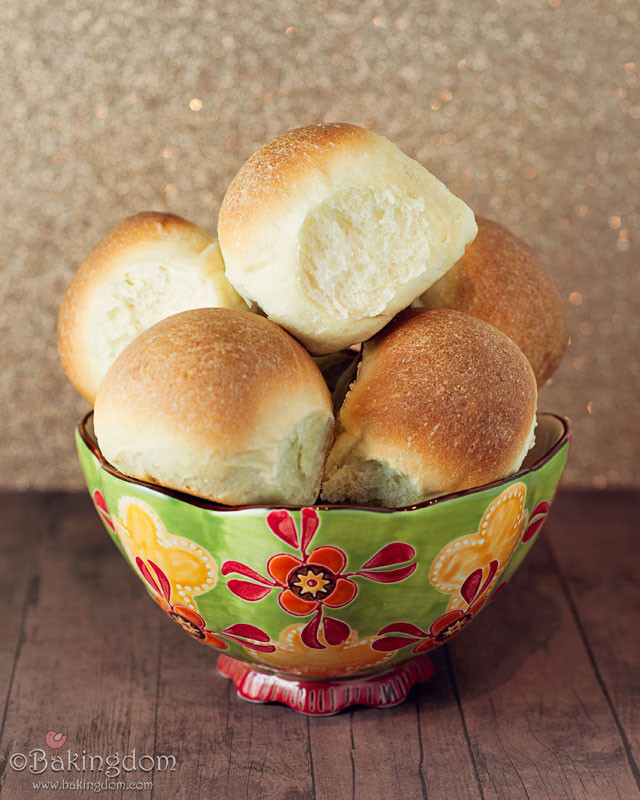 Thanksgiving Dinner Roll
 Easy Yeast Dinner Rolls