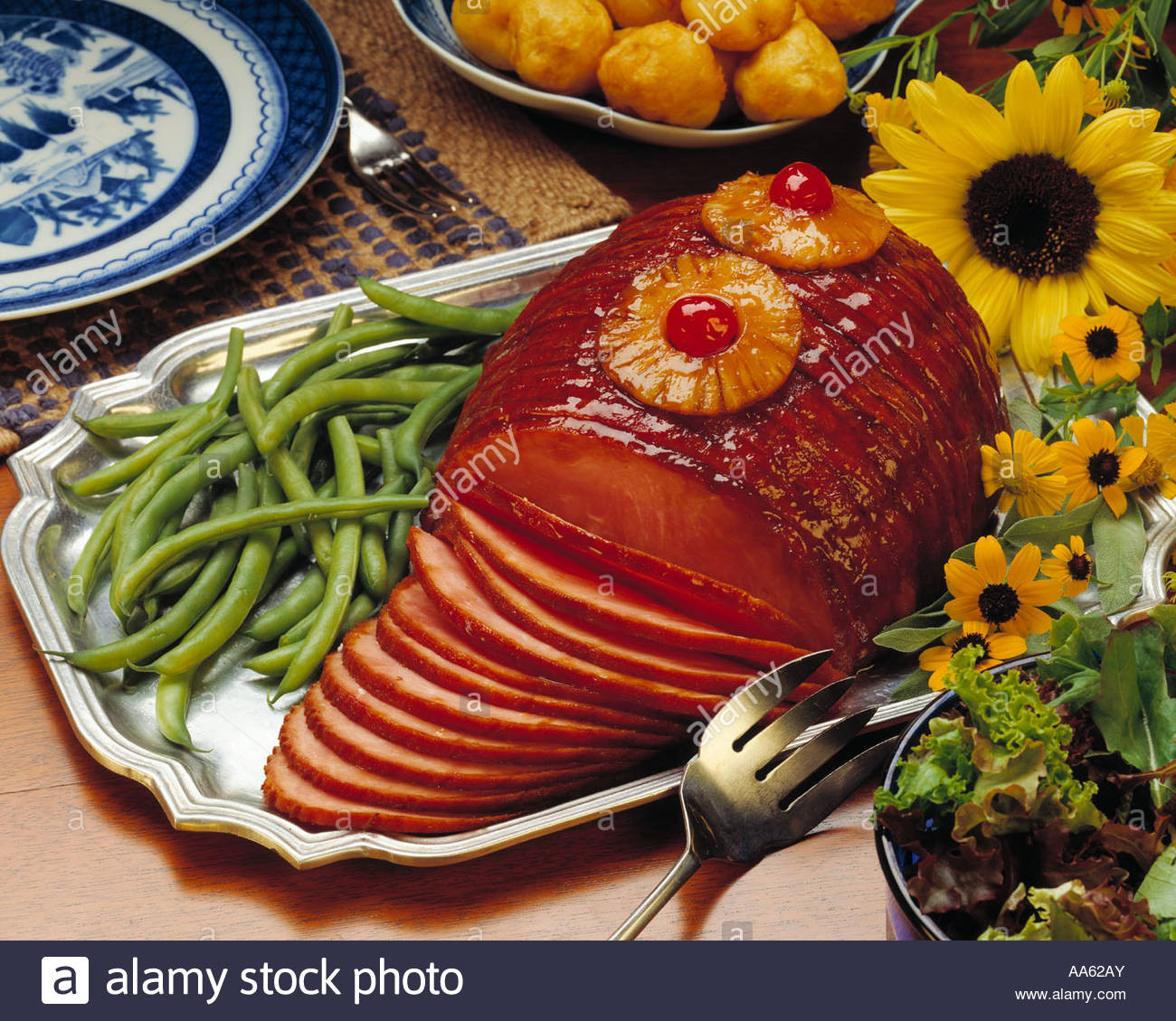Thanksgiving Ham Dinner
 fully cooked whole spiral ham dinner platter garnish