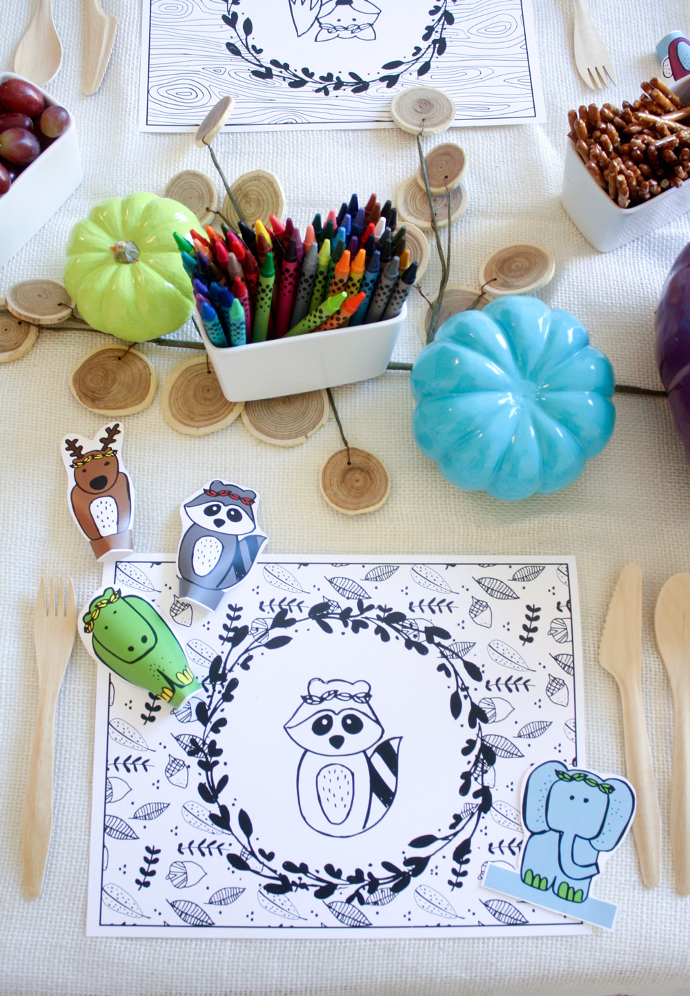 Thanksgiving Kids Table
 Fun Kid s Thanksgiving Table Ideas The Alison Show