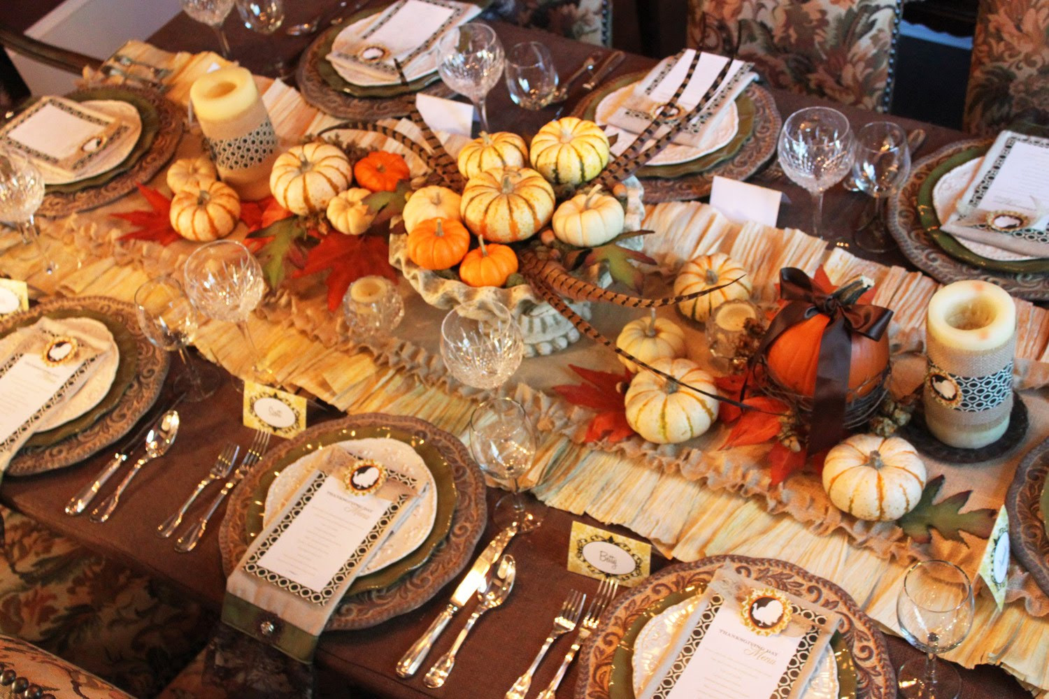 Thanksgiving Table Decorations
 Anyone Can Decorate Thanksgiving Table Decorating Ideas