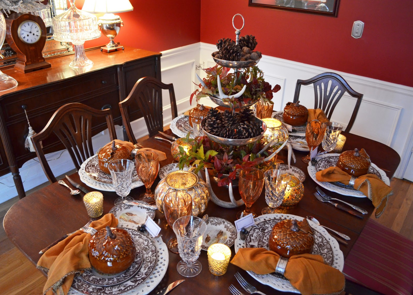 Thanksgiving Table Setting
 Thanksgiving Table Setting with Nature Themed Centepiece