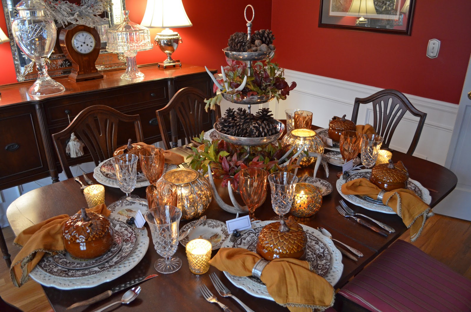 Thanksgiving Table Setting
 Thanksgiving Table Setting with Nature Themed Centepiece