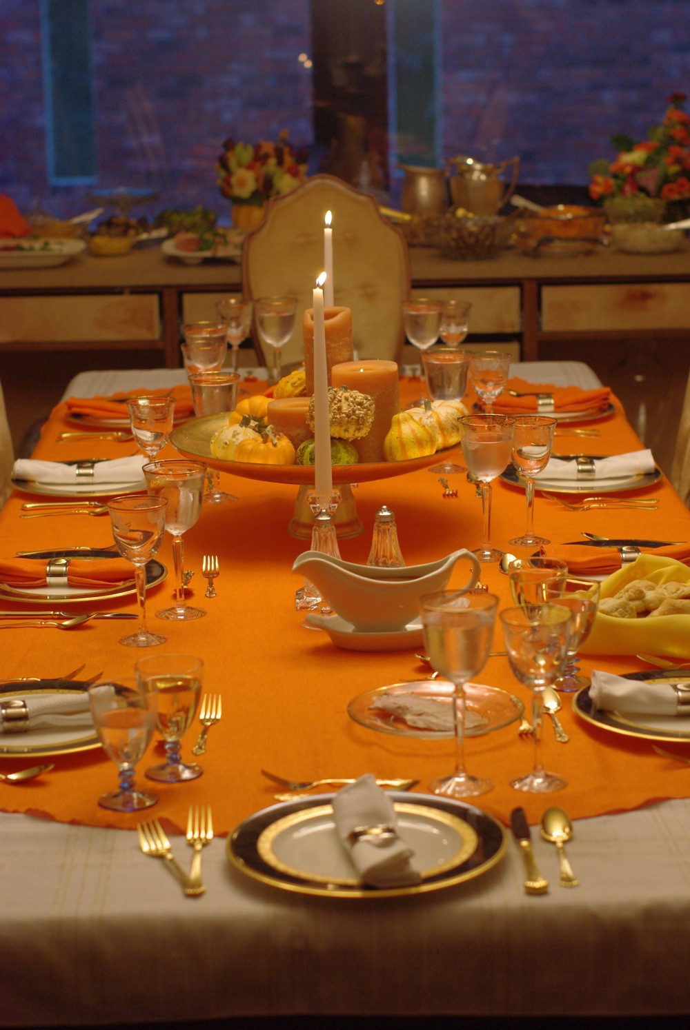 Thanksgiving Table Setting
 5 Harvest Themed Thanksgiving Tables