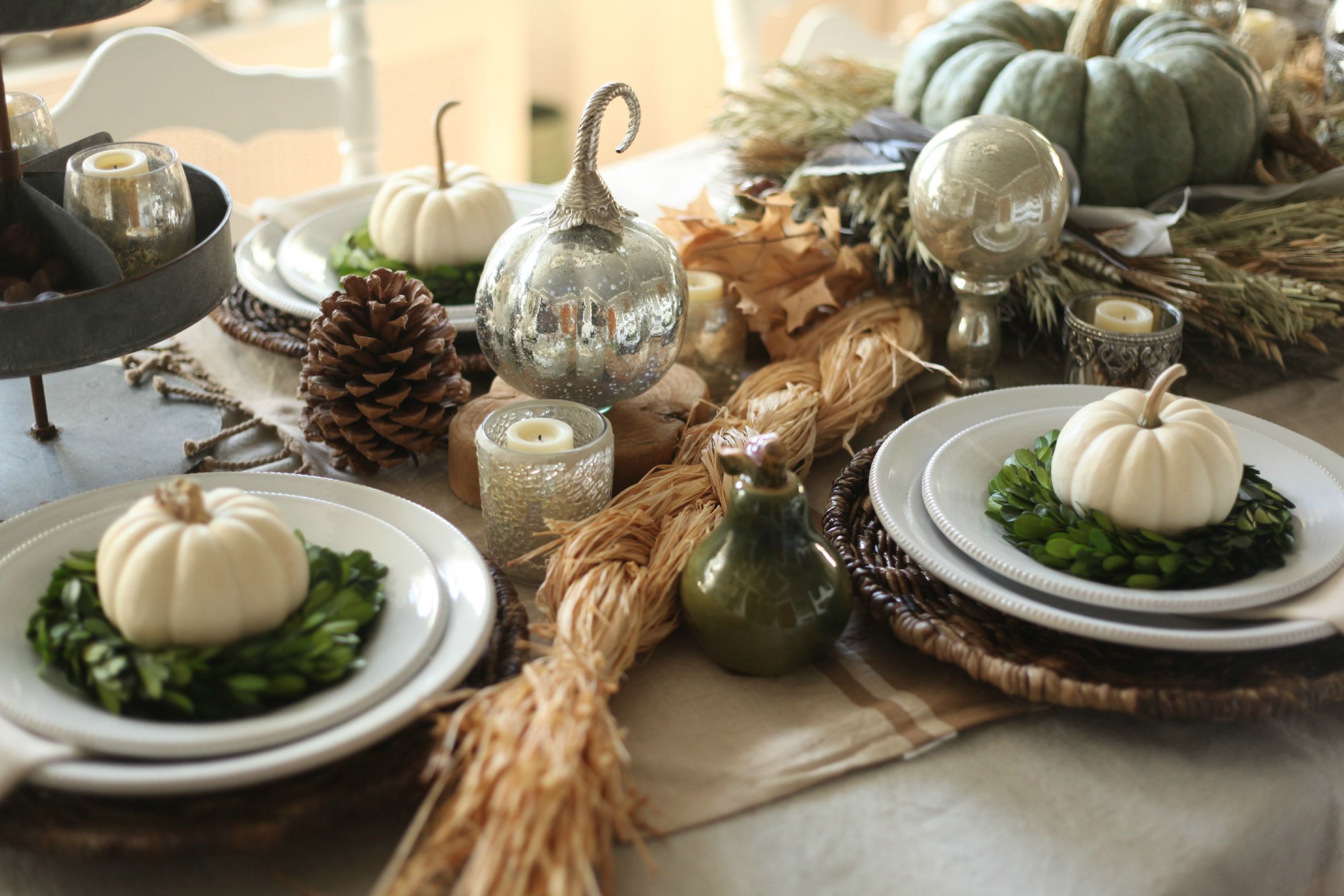Thanksgiving Table Setting
 How To Set A Traditional Thanksgiving Table Setting