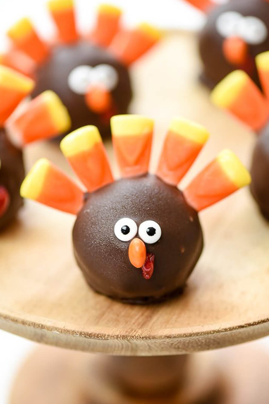 Thanksgiving Turkey Desserts
 10 Cute Thanksgiving Desserts That Kids Will Love Chicfetti