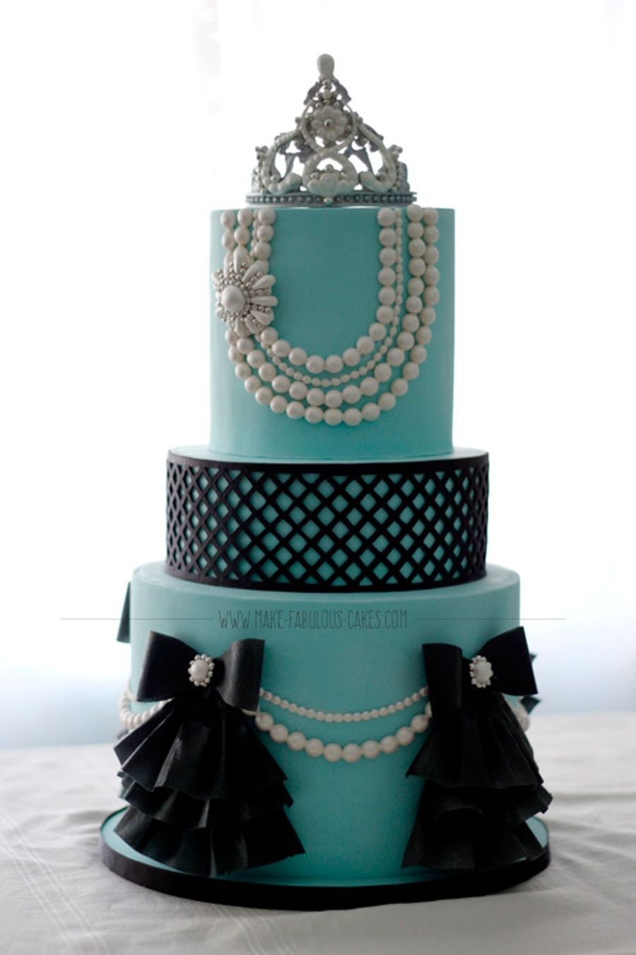 Tiffany Birthday Cake
 Breakfast At Tiffany s Birthday Cake CakeCentral