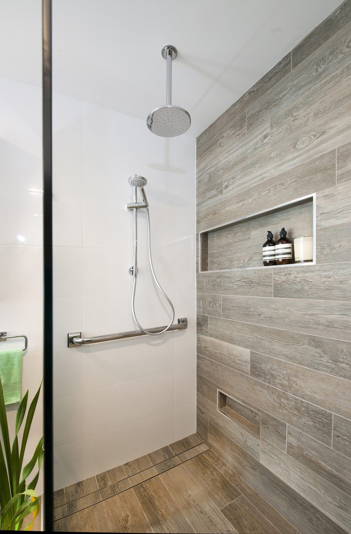 Tile For Bathroom Walls
 Ore’s tips for selecting a bathroom feature wall – Life s