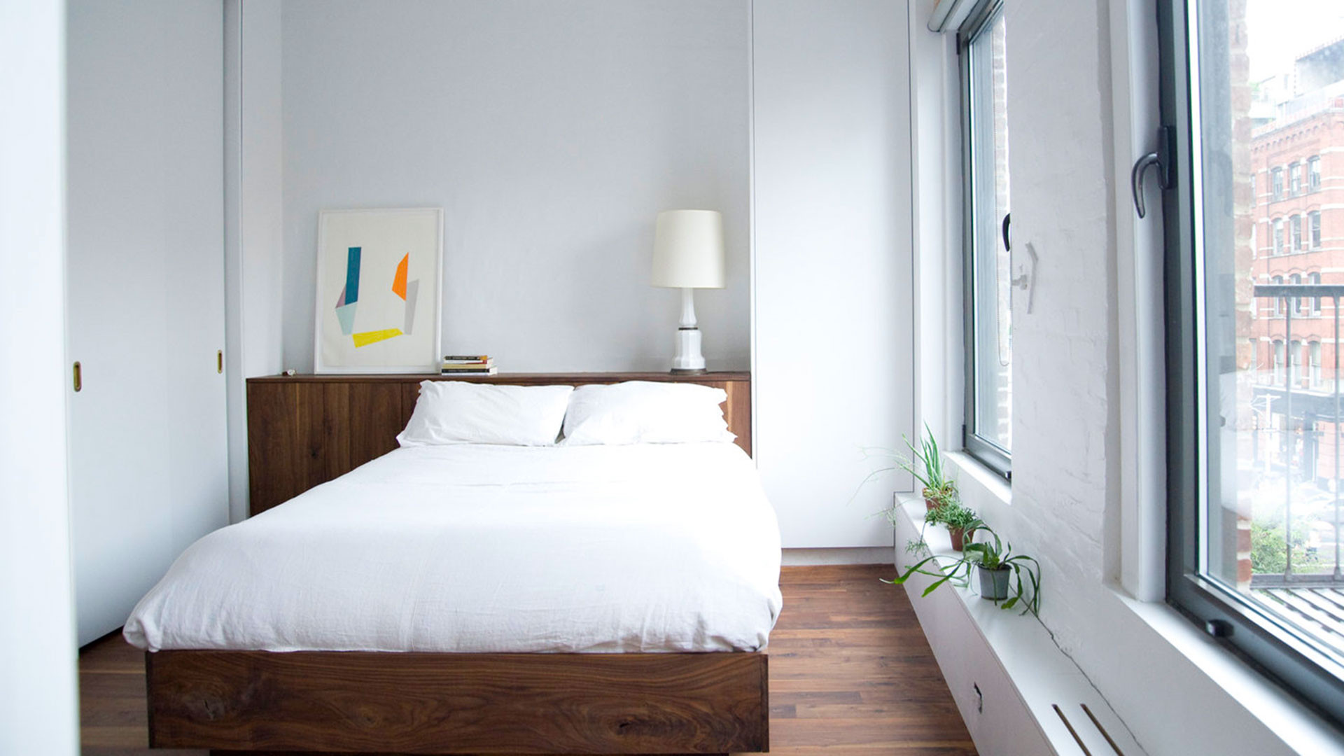 Tiny Bedroom Decor
 20 Tiny Bedrooms That Will Inspire Some Big Ideas