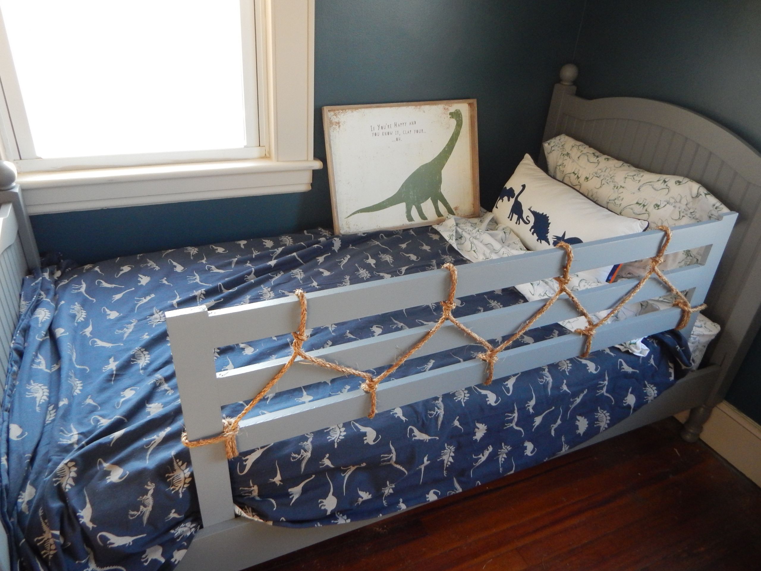 Toddler Bed Rail DIY
 Toddler Bed Rail – a little diy 