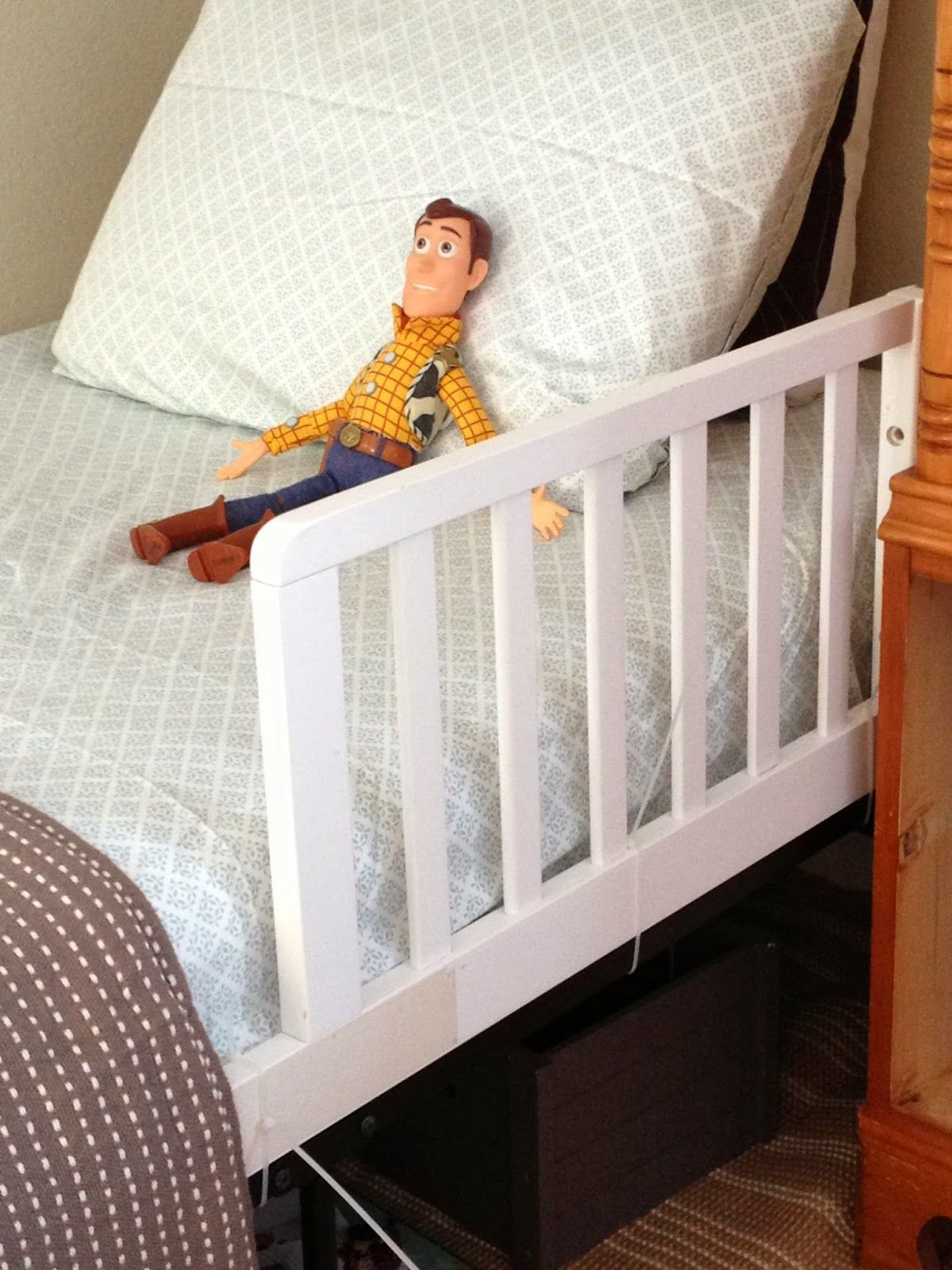 Toddler Bed Rail DIY
 Creative Little House Boys Bedroom Bed frame for life