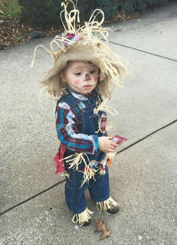 Toddler Scarecrow Costume DIY
 DIY cheap Toddler halloween scarecrow costume