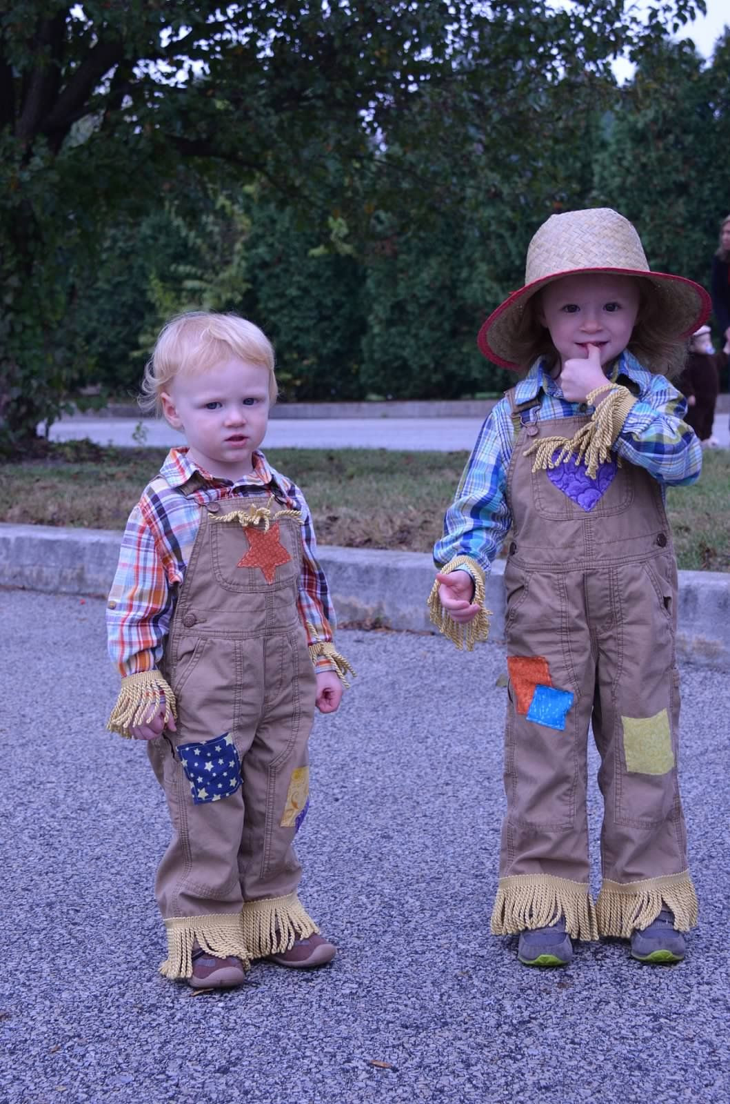 Toddler Scarecrow Costume DIY
 Pin on Costumes