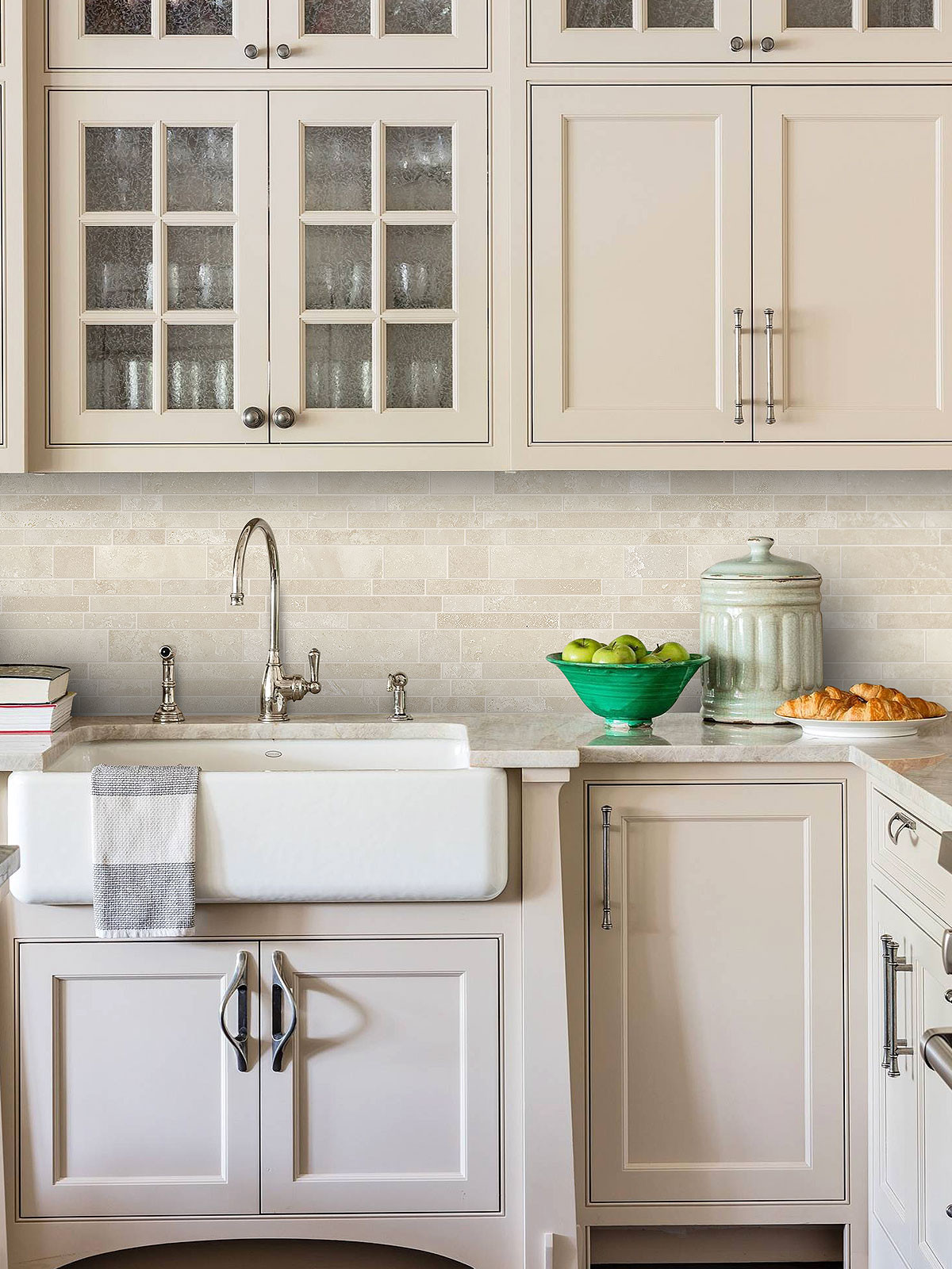 Travertine Tile Kitchen Backsplash
 Light ivory Travertine Kitchen Subway Backsplash Tile