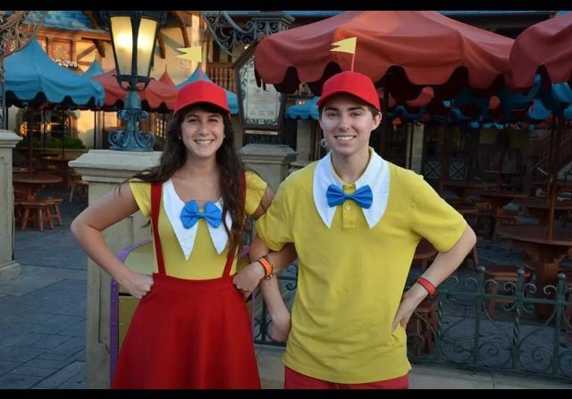 Tweedle Dee And Tweedle Dum Costumes DIY
 Tweedle dee and Tweedle dum couple costume Disney bound