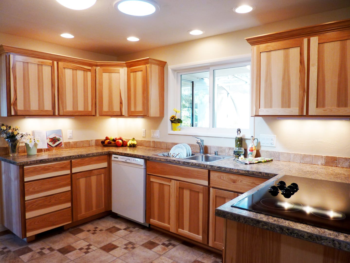 Under The Kitchen Cabinet Lighting
 Under Cabinet Lighting