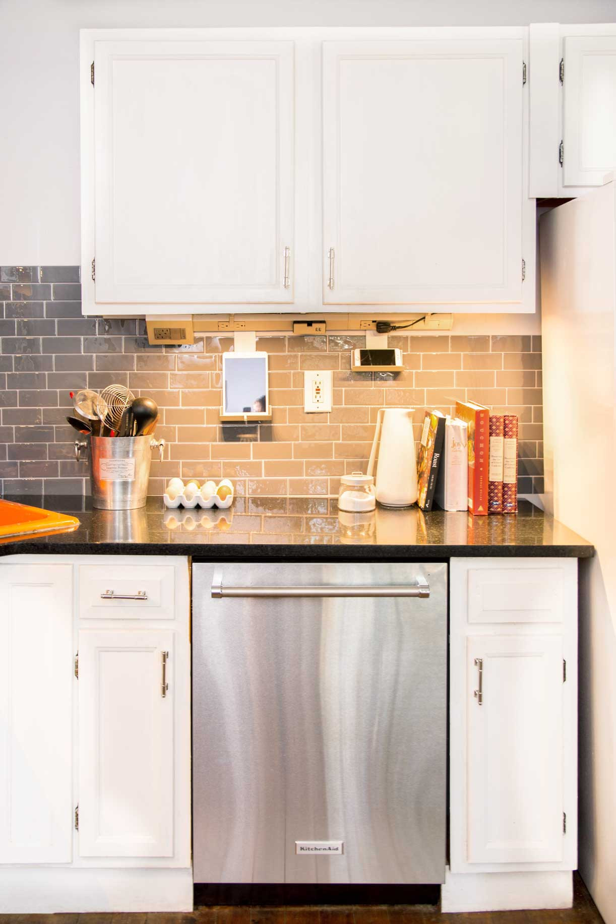 Under The Kitchen Cabinet Lighting
 Under Cabinet Kitchen Lighting with Legrand Thou Swell