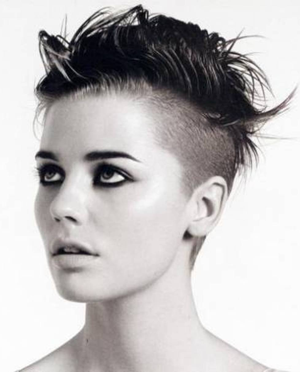 Undercut Haircuts For Women
 Stunning Undercut Hairstyles for your Bold Look