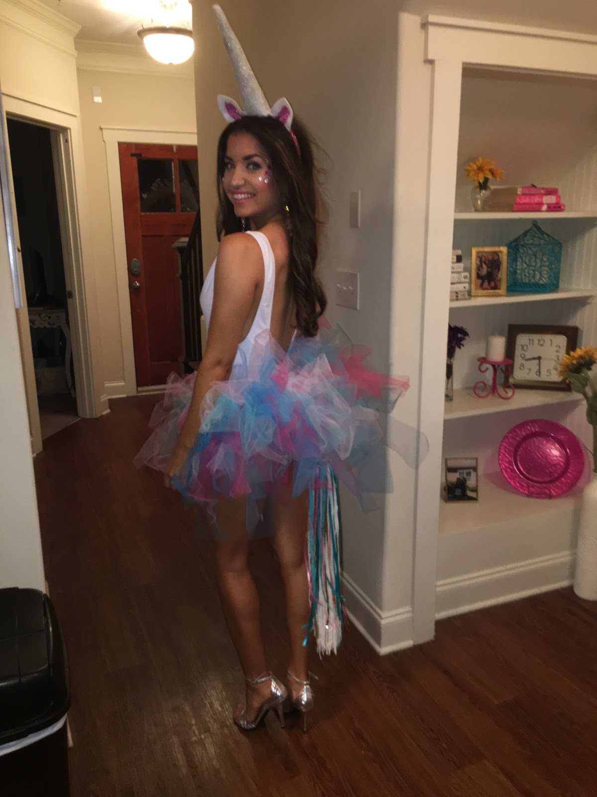 Unicorn Costume DIY
 Kelsey Barberio DIY Unicorn Halloween Costume