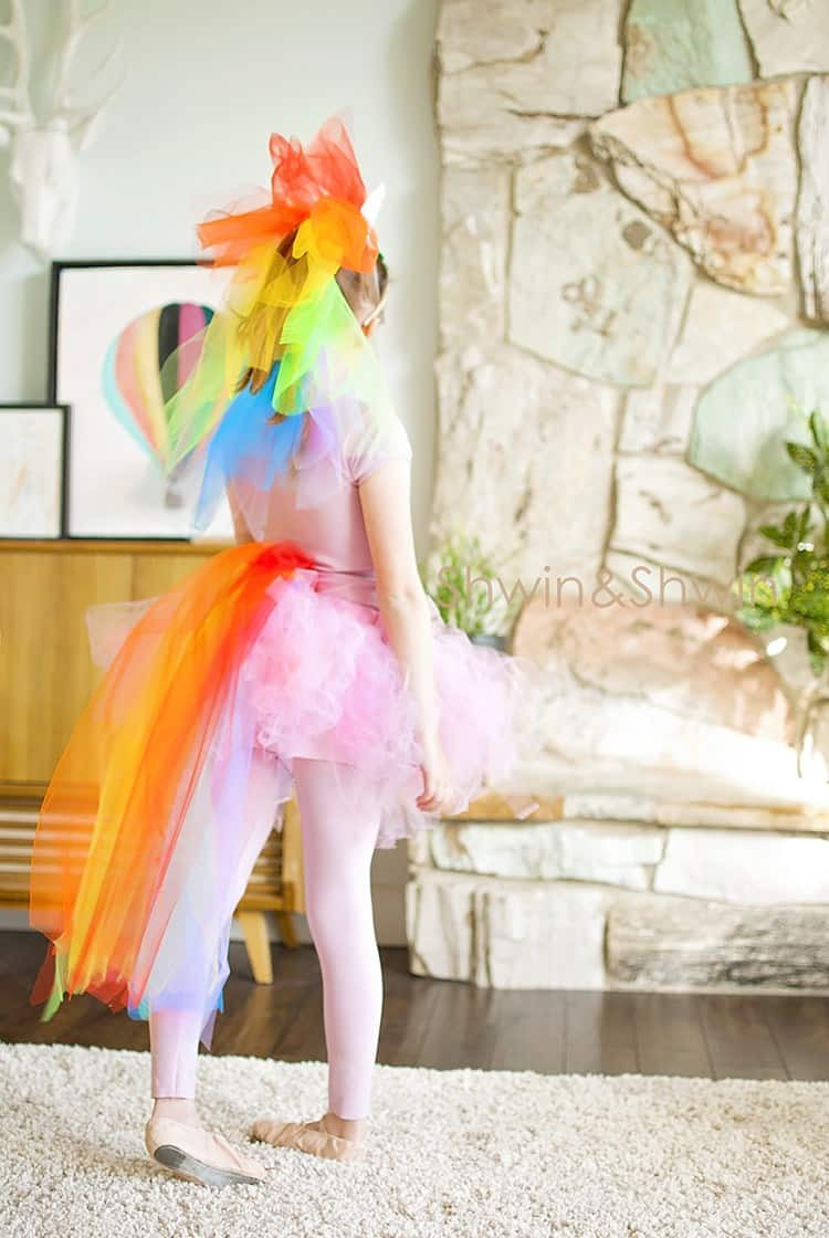 Unicorn Costume DIY
 15 Super Creative Halloween Costumes You Can DIY