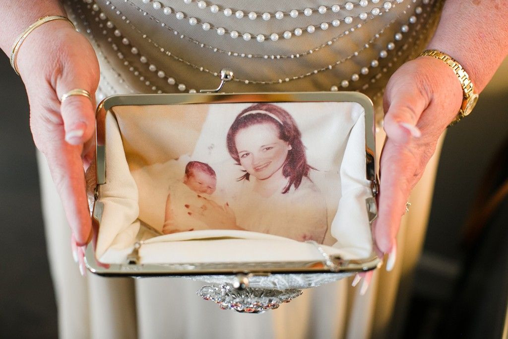 Unique Mother Of The Bride Gift Ideas
 A t clutch bag to mother of the bride and mother of the