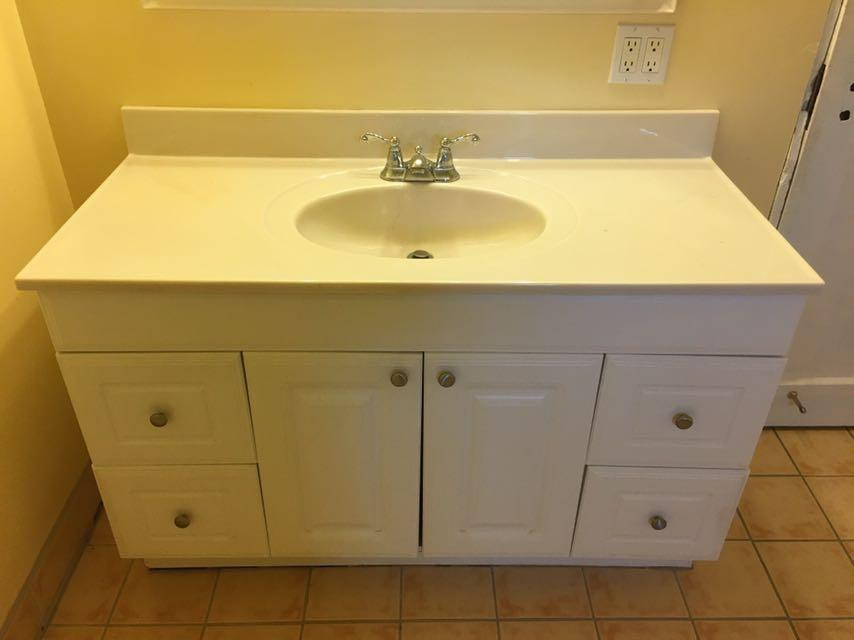 Used Bathroom Vanity
 Find more Used White Bathroom Vanity Sink Counter Top And