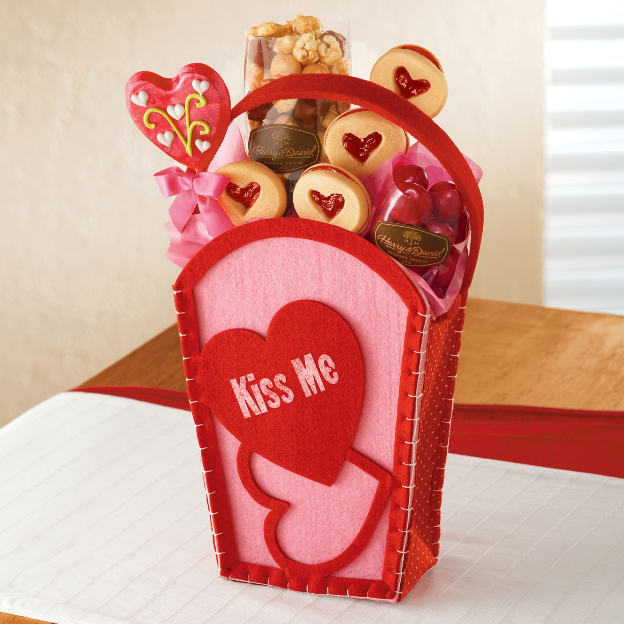 Valentine Day Gift Bags Ideas
 Heart Candy and Colorful Color as well as Valentine Day