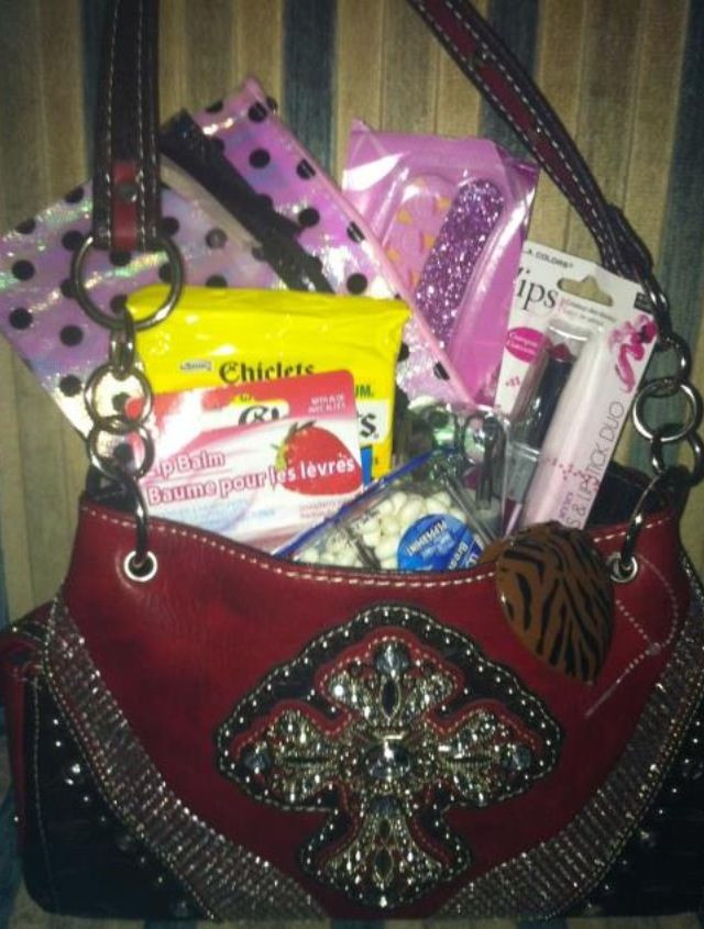 Valentine Gift Ideas For Daughters
 Valentine s Day t basket purse for my daughter