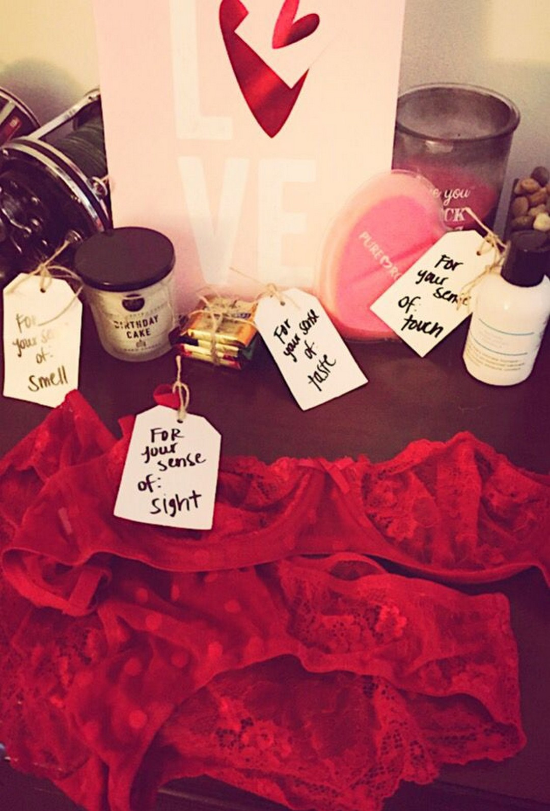 Valentine Gift Ideas For Him Pinterest
 Romantic DIY Valentines Day Gifts For Your Boyfriend