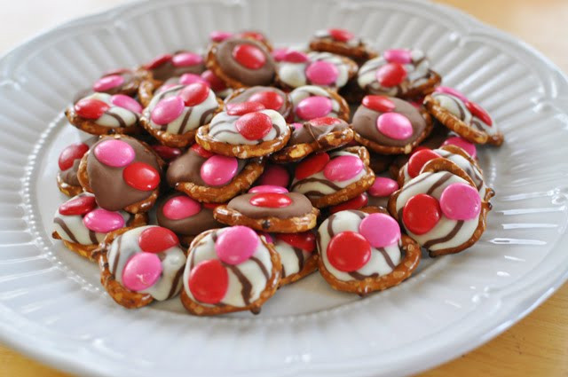 Valentines Day Pretzels
 Simply Sara Valentines Day Chocolate Pretzels