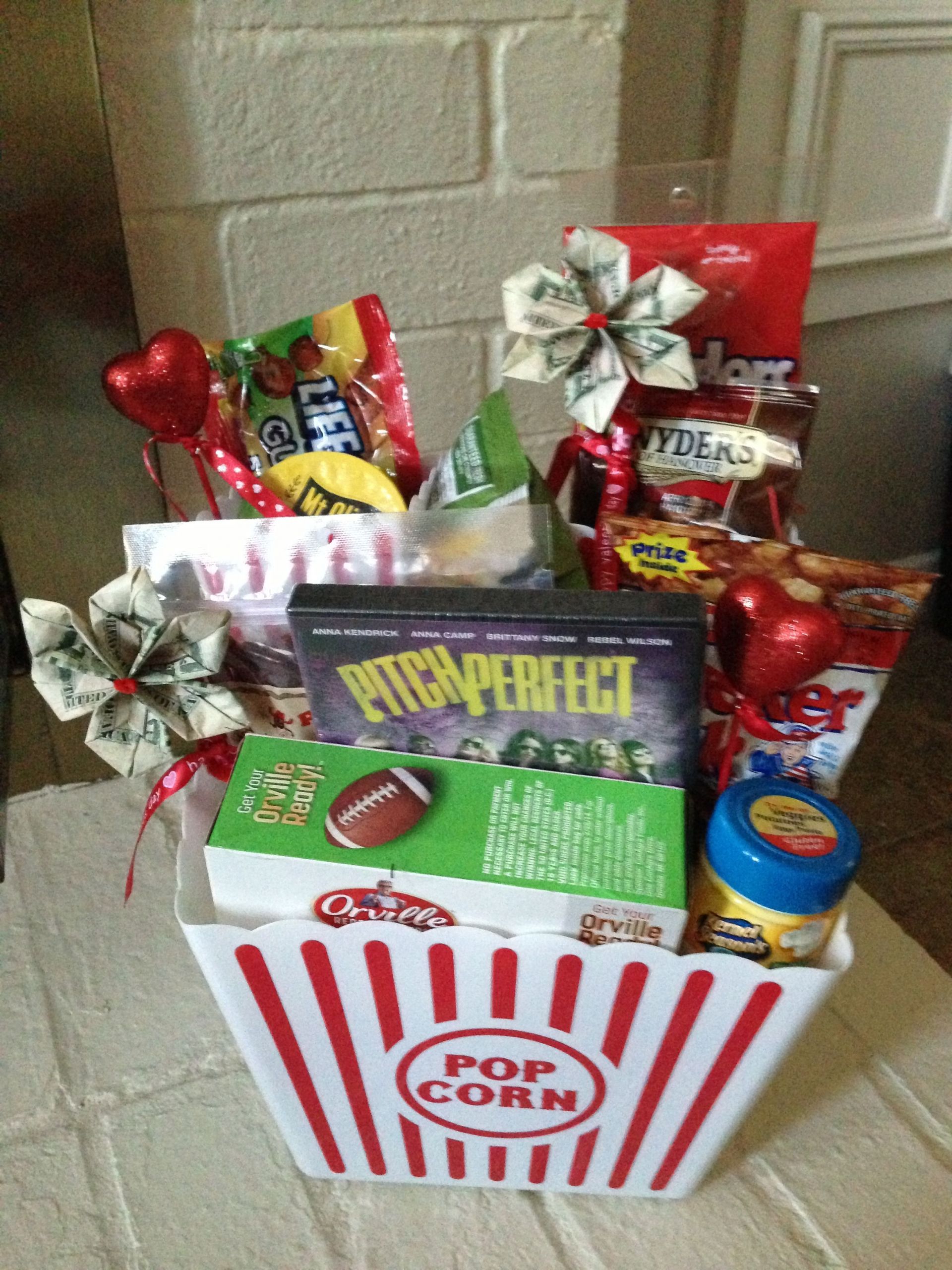 Valentines Gift Ideas For College Students
 Valentine s Day Movie Night Care Package for College