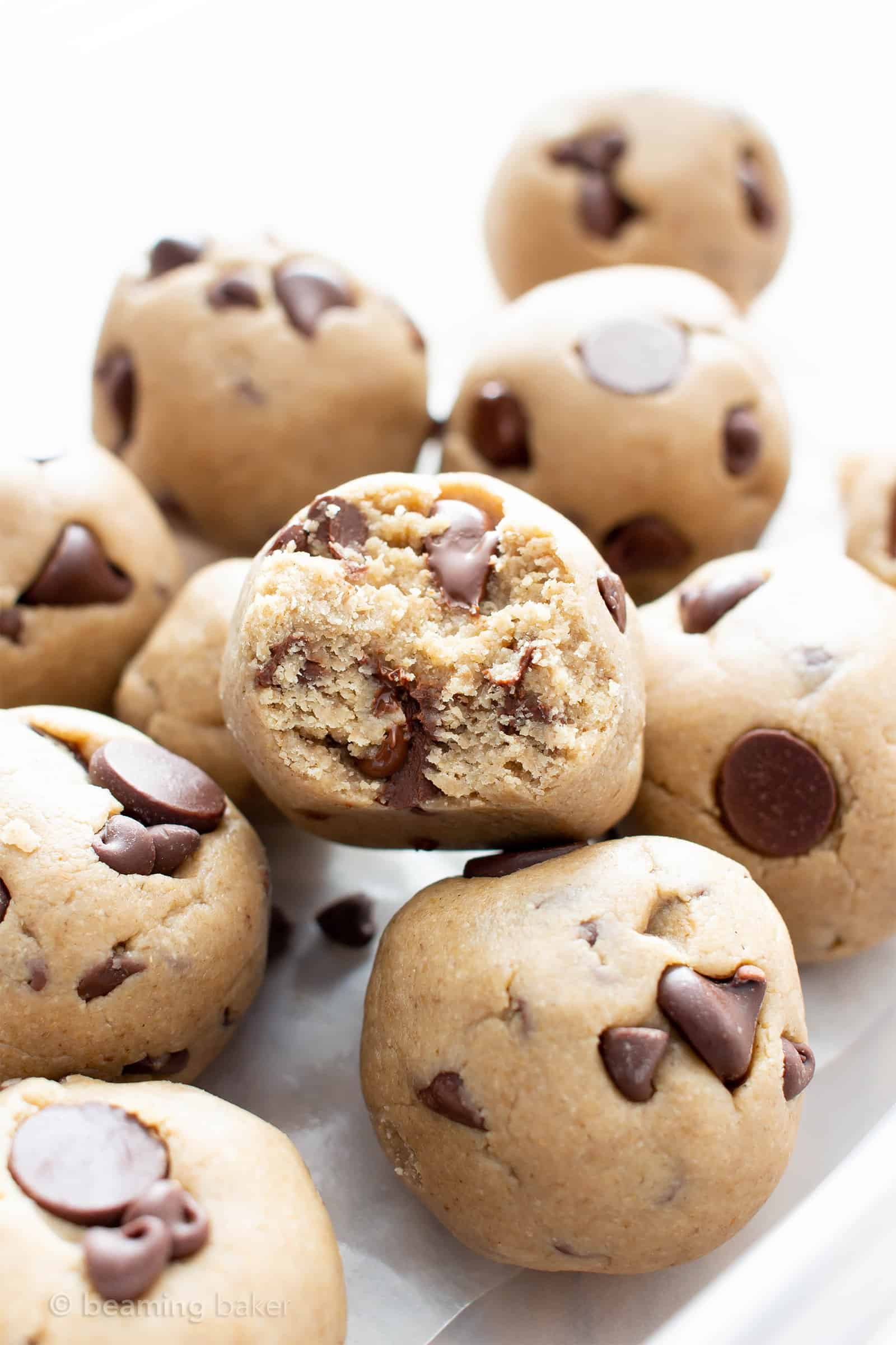 Vegan Cookie Dough Recipes
 5 Ingre nt Chocolate Chip Cookie Dough Bites Recipe