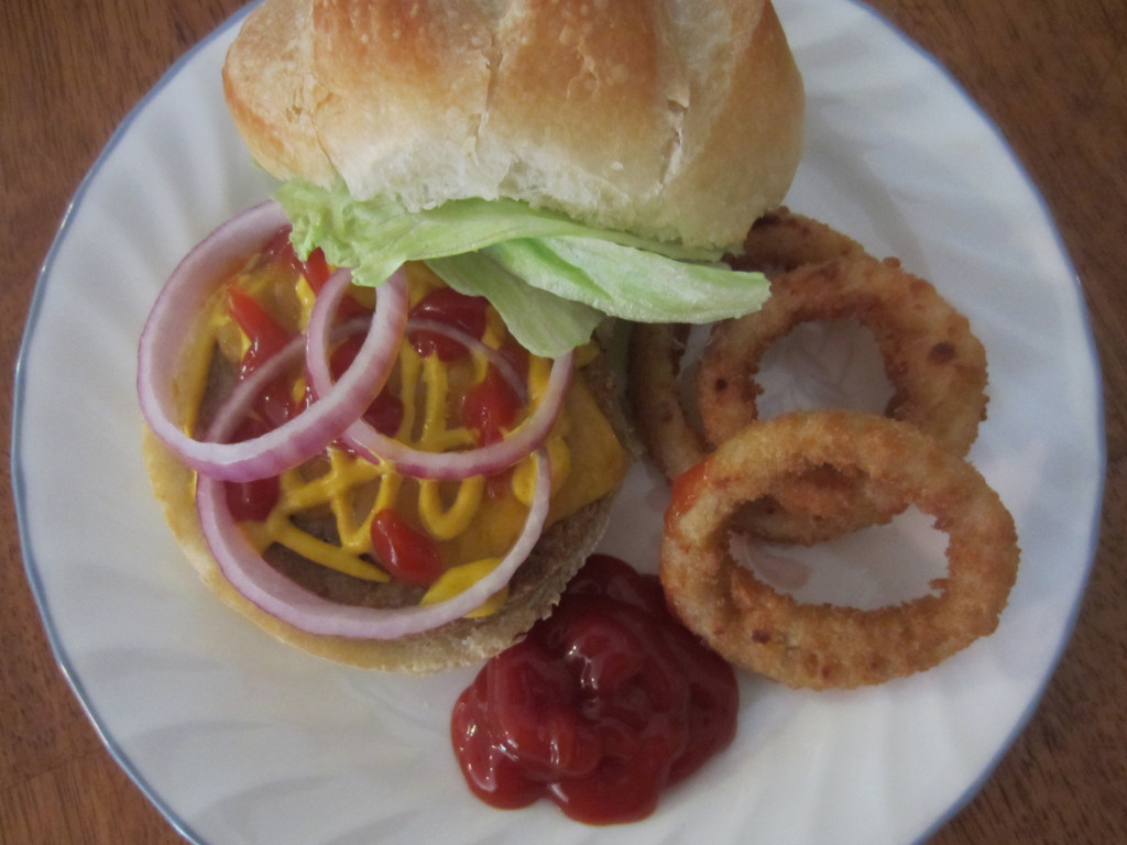Vegetarian Onion Rings
 Ve arian “Cheeseburger” with ion Rings