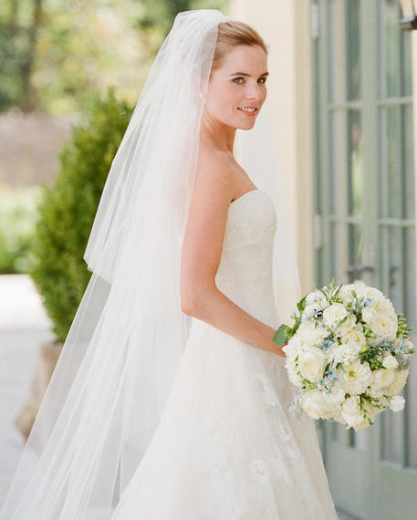 Veil For Wedding Dress
 Everything You Need To Know About Wedding Veils